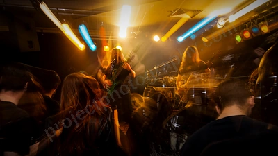 prognosis_negative_crowd_boston_wyliepic_29_3_19_45.png