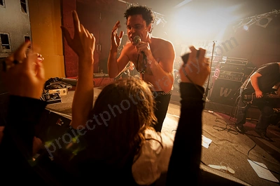 project_mayhem_crowd_rosemount_wyliepic_7_08_07.png