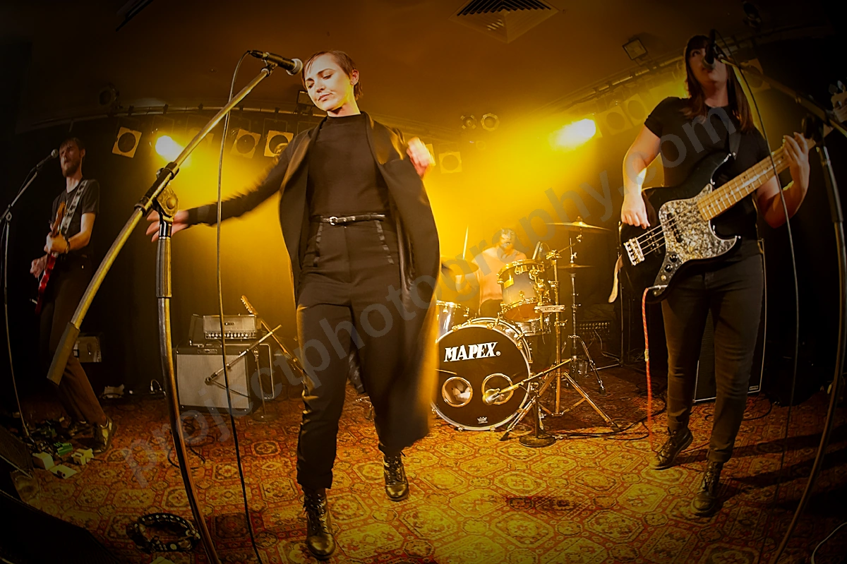 rag_n_bone_boston_wyliepic_8_15_01.png