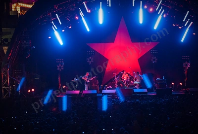 rage_against_the_machine_crowd_bdo_wyliepic_1_08_00.png
