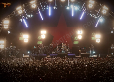 rage_against_the_machine_crowd_bdo_wyliepic_1_08_02.png