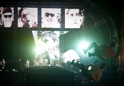 red_hot_chili_peppers_crowd_bdo_wyliepic_13_04.png