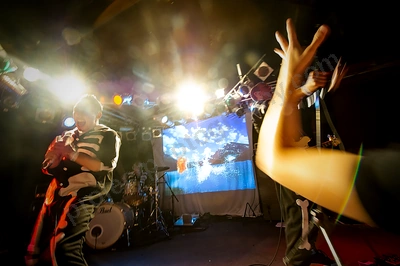 regurgitator_crowd_amp_wyliepic_8_11_07.png