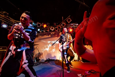regurgitator_crowd_amp_wyliepic_8_11_10.png