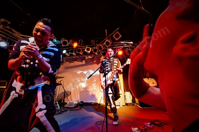 regurgitator_crowd_amp_wyliepic_8_11_11.png