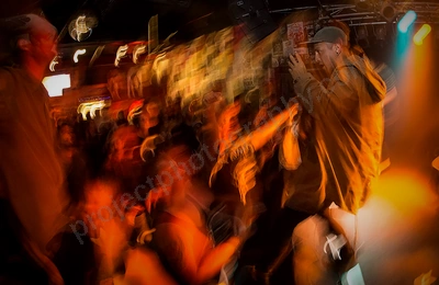 saviour_amp_crowd_wyliepic_12_17_003.png