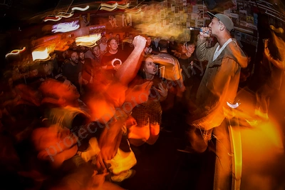 saviour_amp_crowd_wyliepic_12_17_006.png