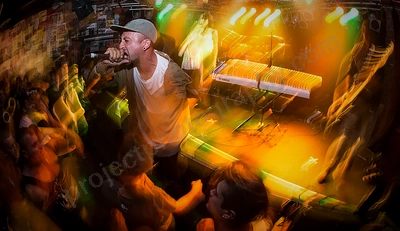saviour_amp_crowd_wyliepic_12_17_011.png
