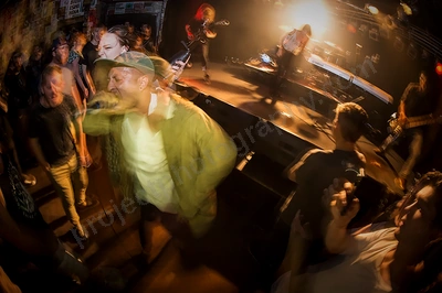 saviour_amp_crowd_wyliepic_12_17_041.png