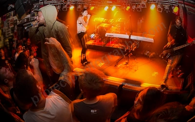 saviour_amp_crowd_wyliepic_12_17_048.png