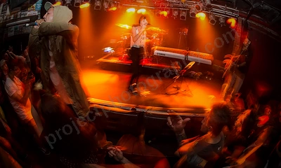saviour_amp_crowd_wyliepic_12_17_049.png
