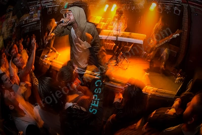 saviour_amp_crowd_wyliepic_12_17_074.png