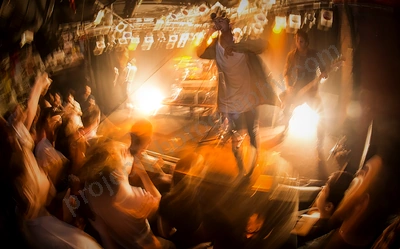 saviour_amp_crowd_wyliepic_12_17_080.png
