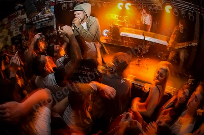 saviour_amp_crowd_wyliepic_12_17_094.png