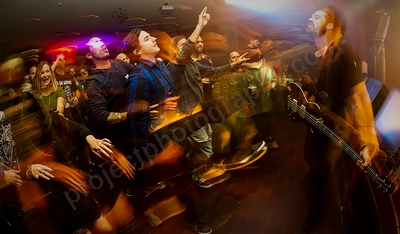 scalphunter_crowd_boston_wyliepic_10_17_03.png