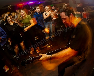 scalphunter_crowd_boston_wyliepic_10_17_12.png