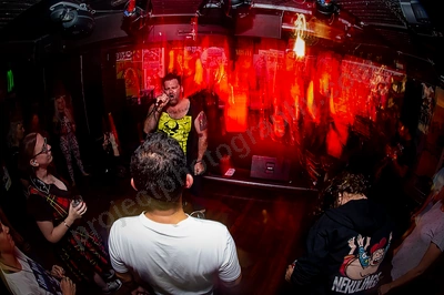 scalphunter_crowd_lucys_loveshack_wyliepic_3_19_33.png