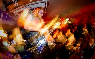 scalphunter_crowd_rosemount_wyliepic_11_14_02.png