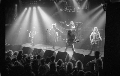 screaming_jets_crowd_168_metro_freo_wyliepic_92_03.jpg