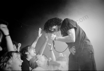 screaming_jets_crowd_814_35_wyliepic_02.jpg
