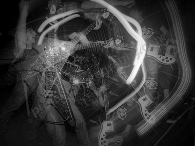 screwtop_detonators_2430_wyliepic_4_2005_13.jpg