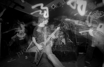 screwtop_detonators_amp_2428_wyliepic_19_6_2005_04.jpg