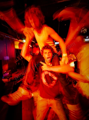 screwtop_detonators_crowd_amp_wyliepic_2_09_01.png