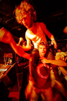 screwtop_detonators_crowd_amp_wyliepic_2_09_03.png