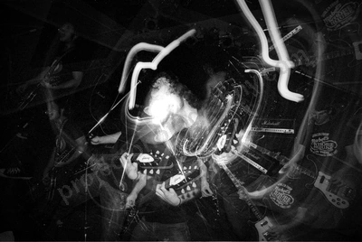 screwtop_detonators_strobe_amp_2428_wyliepic_19_6_2005_03.jpg