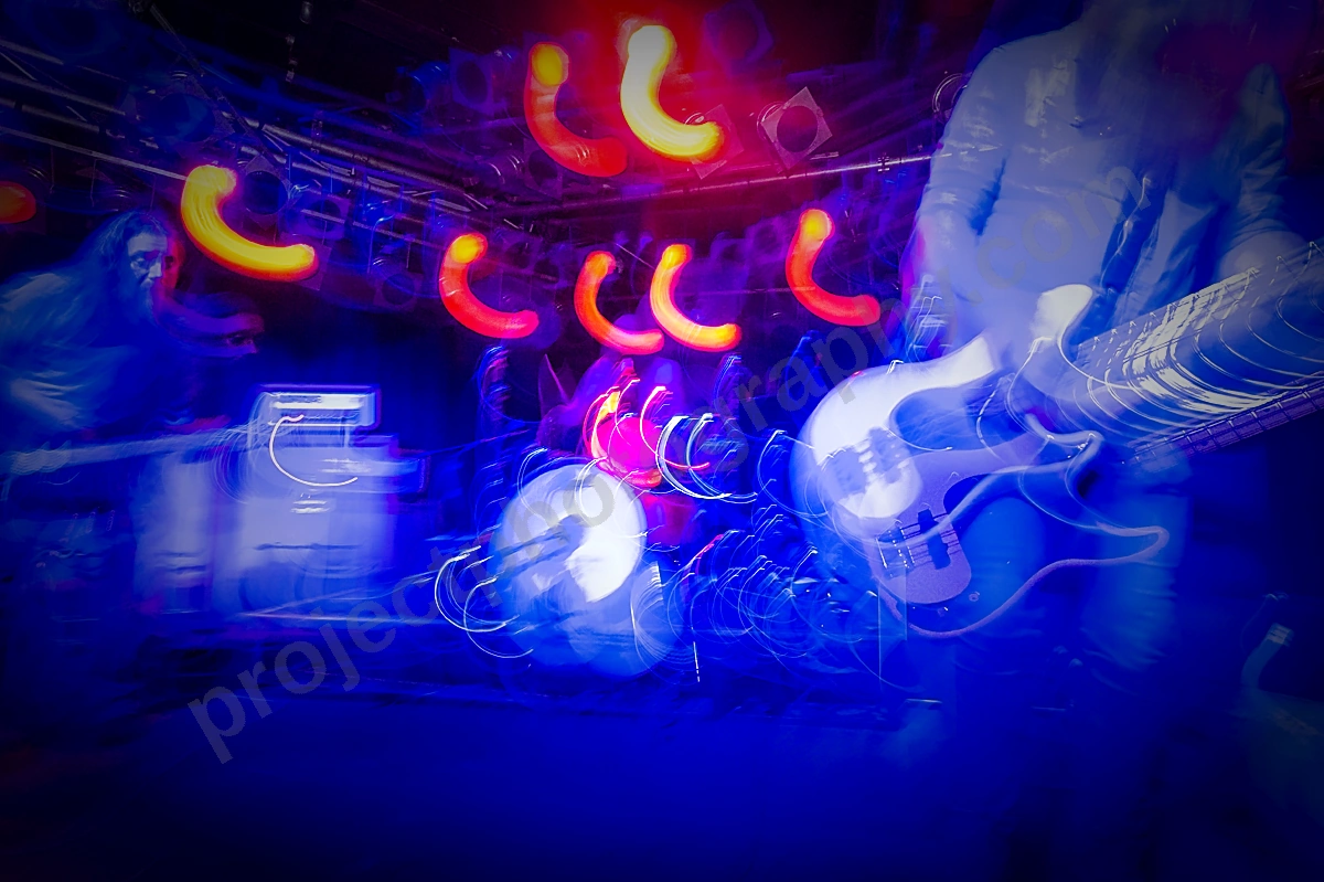 seedy_jesus_amp_wyliepic_9_18_02.png