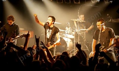 shihad_amp_wyliepic_10_09_083.png