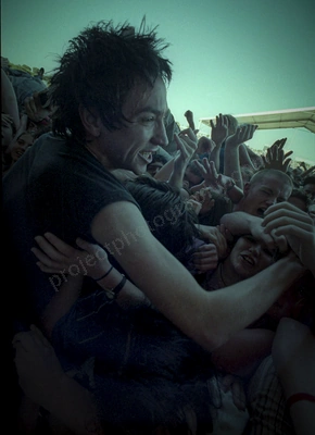 shihad_crowd_rockit_1935_wyliepic_7_10_2000_03_1.jpg