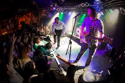 skeggs_crowd_amp_wyliepic_8_16_08.png