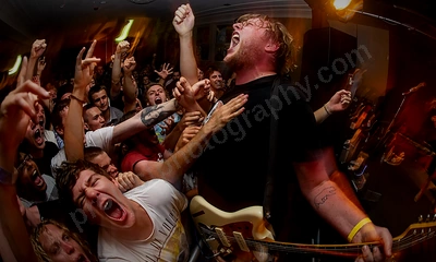 smith_street_band_crowd_rosemount_wyliepic_2_13_04.png