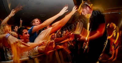smith_street_band_crowd_rosemount_wyliepic_2_13_07.png