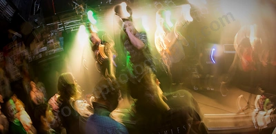 statues_crowd_amp_wyliepic_5_18_25.png
