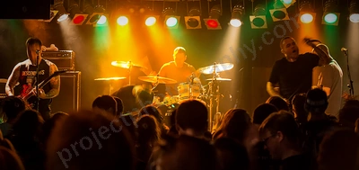 stick_to_your_guns_crowd_amp_wyliepic_1_18_10.png