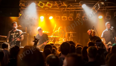 stick_to_your_guns_crowd_amp_wyliepic_1_18_13.png