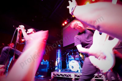 strung_out_crowd_capitol_wyliepic_6_10_05.png
