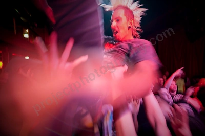 strung_out_crowd_capitol_wyliepic_6_10_08.png
