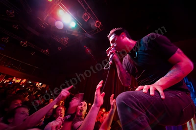 strung_out_crowd_capitol_wyliepic_6_10_09.png