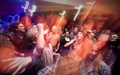 surfbort_crowd_rock_rover_wyliepic_10_19_39.png
