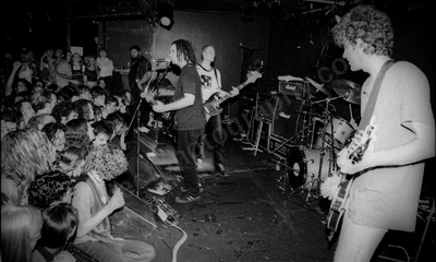 swervedriver_crowd_planet_1365_wyliepic_12_95_05.jpg
