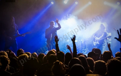 tesseract_crowd_capitol_wyliepic_9_18_01.png