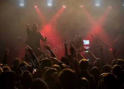 tesseract_crowd_capitol_wyliepic_9_18_05.png