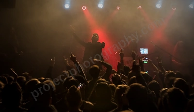 tesseract_crowd_capitol_wyliepic_9_18_06.png