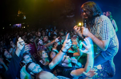 the_beards_crowd_capitol_wyliepic_5_15_06.png