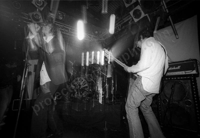 three_orange_whips_crowd_amp_2240_wyliepic_5_05_03.jpg