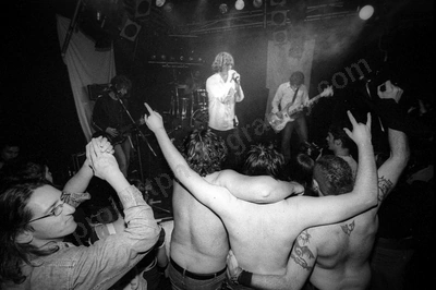 three_orange_whips_crowd_amp_2240_wyliepic_5_05_10.jpg