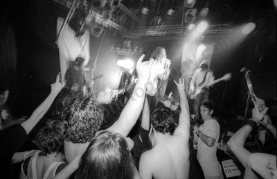 three_orange_whips_crowd_amp_2240_wyliepic_5_05_14.jpg